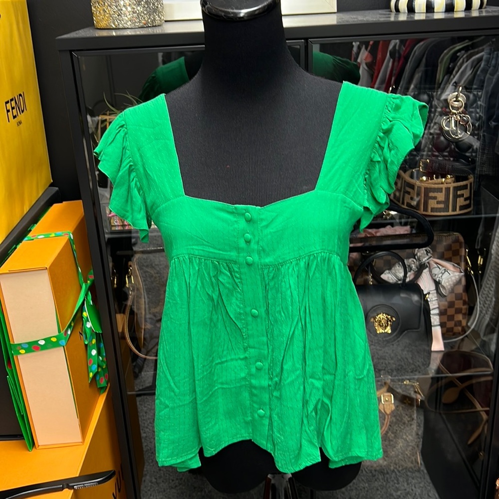 NWOT: dee elly flutter sleeve button up blouse